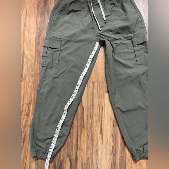Vuori Birch Joggers - Picture 11 of 14